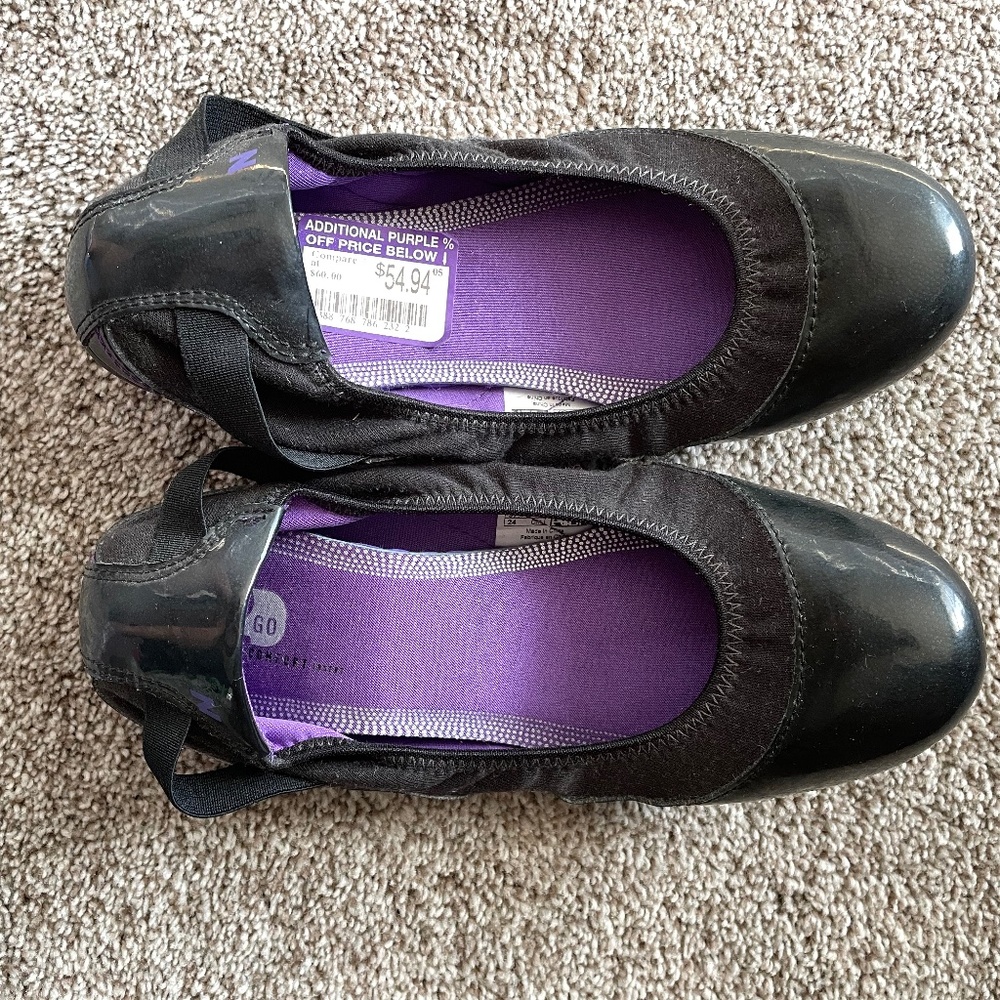 New - New Balance flexible black shoes size 7B